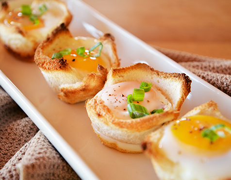 Canastitas de Pan con Huevo Jamón y Queso