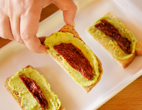 Dip de garbanzos con albahaca