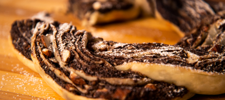 Panificados en bandejas en la planta de Noly
