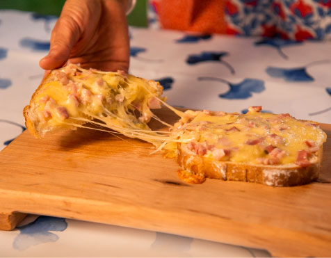 Tostadas de Muzzarella y Panceta