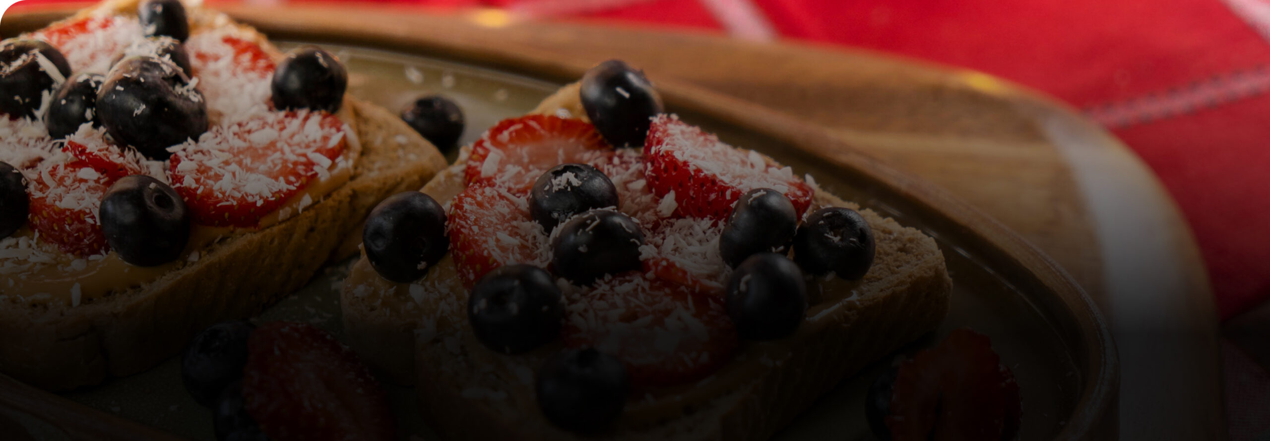 Equipo de Noly en la planta de elaboración