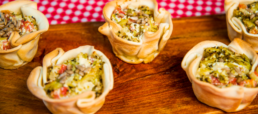 Panificados en bandejas en la planta de Noly